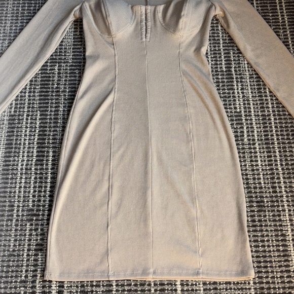 ASTR The Label Bustier‎ Tan Neutral Bodycon Mini Ribbed Dress Sz M Long Sleeve - Picture 4 of 14